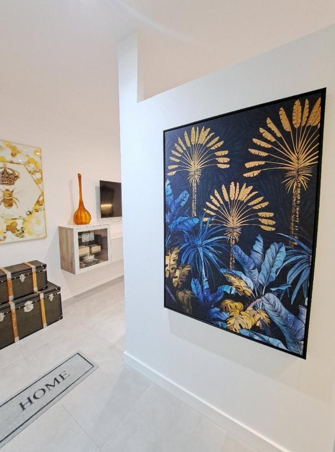 New! Renovated, Centrally Located, Private Entrance, Terrace Apartment Valencia Exterior photo