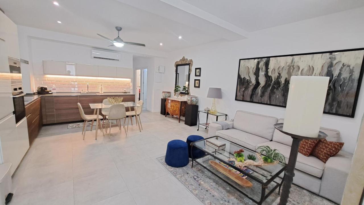New! Renovated, Centrally Located, Private Entrance, Terrace Apartment Valencia Exterior photo