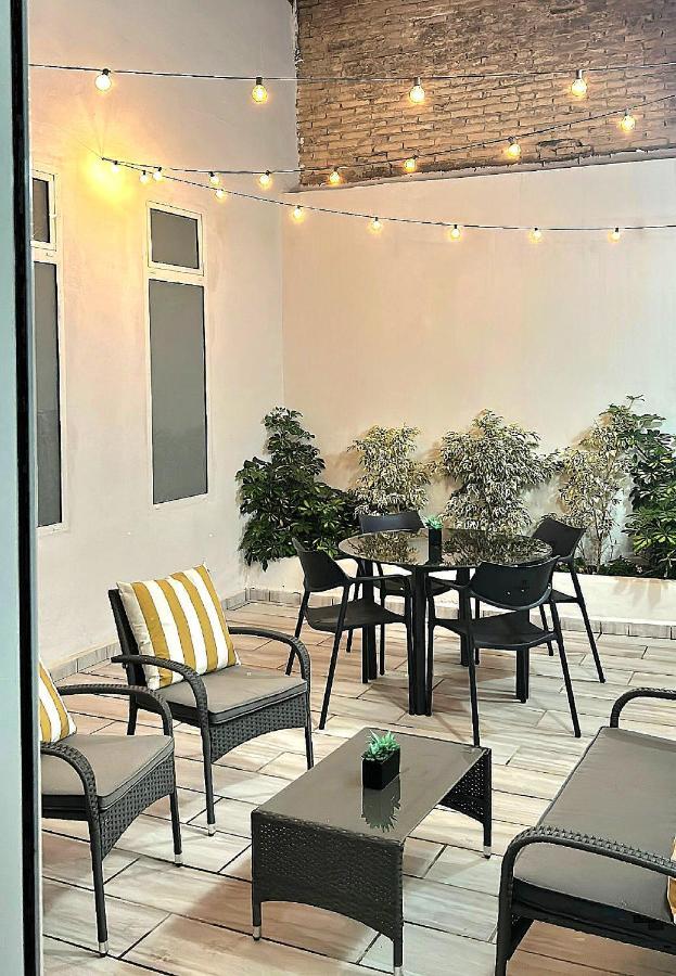 New! Renovated, Centrally Located, Private Entrance, Terrace Apartment Valencia Exterior photo